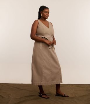 Vestido New Midi em Sarja com Faixa para Amarração Curve & Plus Size Bege