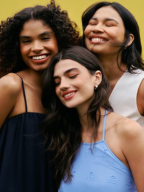 Essenciais: verão com looks Renner e beleza MAC