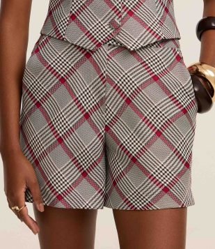 Bermuda Reta Alfaiataria com Estampa Xadrez Cinza