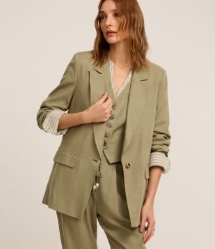 Blazer em Viscolinho com Lapelas e Botão Único Verde 2