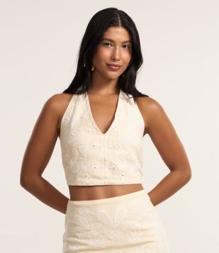 Blusa Cropped Frente Única em Algodão com Bordado Floral Bege
