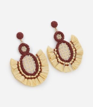 Brinco em Rafia e Miçangas com Formato Geométrico Bege