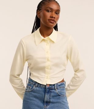 Camisa Cropped em Tricoline com Detalhe Vazado nas Costas Amarelo