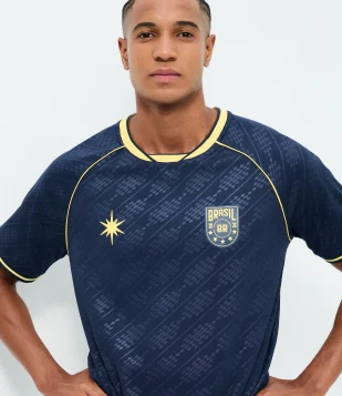 Camiseta Esportiva com Tecnologia Dry e Estampa Brasil Azul