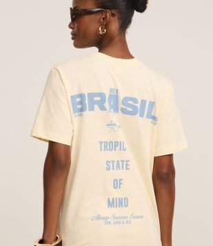 Camiseta T-Shirt Slim com Lettering Brasil Tropical Amarelo