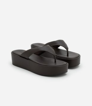 Chinelo Flatform com Tiras Largas Marrom Escuro