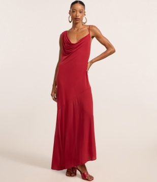 Vestido New Midi com Alça Diferenciada e Decote Degagê Vermelho