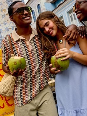 Brasil core invade a coleção de alto verão com muita cor e bossa