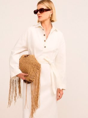 O branco está dominando as produções de verão. Confira looks