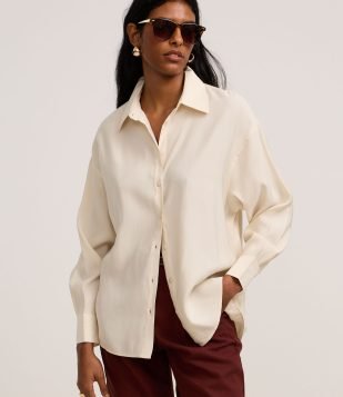 Camisa Ampla em Cupro com Abotoamento Bege