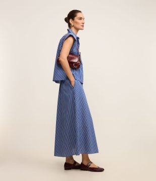 Saia Evasê Midi Listrada em Tricoline com Elástico no Còs Azul