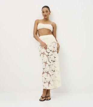 Saia Reta Midi em Tule com Bordados de Flores em 3D Bege