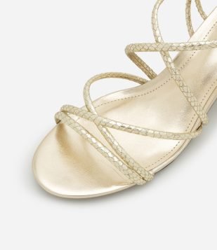 Sandália de Tiras com Textura Cobra e Salto Bloco Dourado