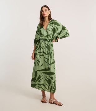 Vestido Evasê Midi em Viscose com Estampa Folhagem Verde