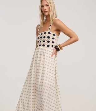 Vestido Evasê com Busto em Efeito Crochê e Estampa Abstrata Off White