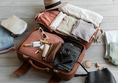 Vai viajar? Arrume sua mala com peças úteis
