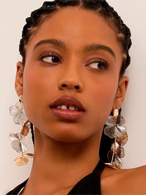 Prata com dourado: como combinar metais em roupas e acessórios