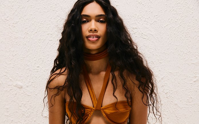 Como proteger os cabelos do cloro da piscina, sol e outros? Nosso guia traz tudo!