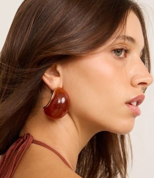 Argola Bold em Resina Marmorizada Marrom