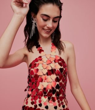 Body Chain em Paetês com Forma de Coração em Elos Vermelho