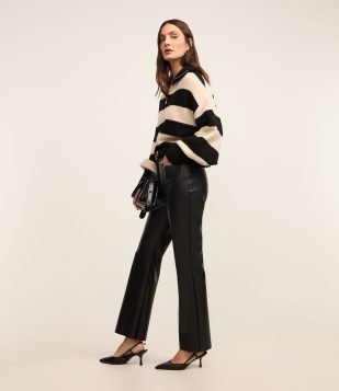 Calça Reta Cintura Alta em PU com Cós Alfaiatado Preto