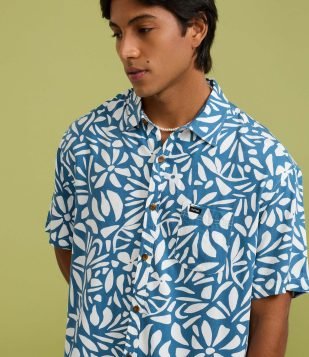 Camisa Relaxed em Viscose com Estampa Floral Azul