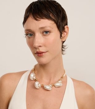 Colar Maxi em Cordão com Pingentes de Concha Off White