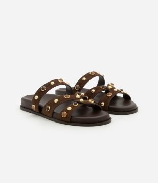 Sandália Rasteira com Pedrarias nas Tiras Marrom