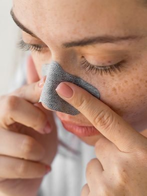 Tem cravos no nariz? Saiba como evitar e removê-los