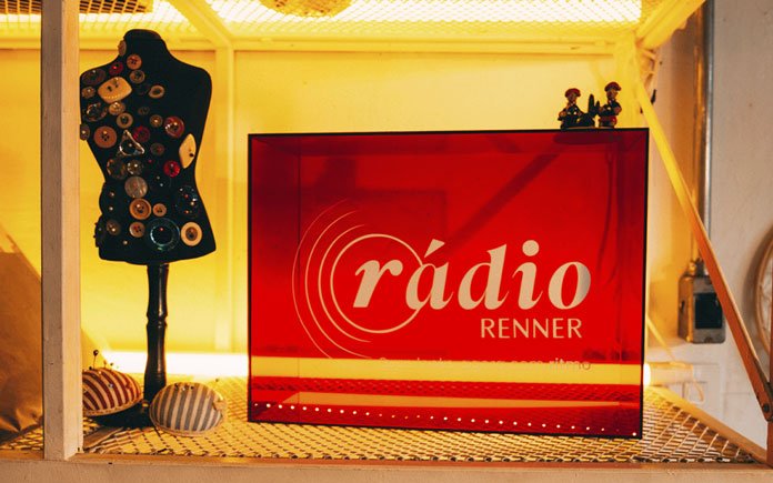 Rádio Renner: a trilha que você ama nas lojas, agora no YouTube em DJ sets para cada mood