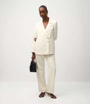 Blazer Oversized Alfaiatado com Abotoamento Transpassado Off White