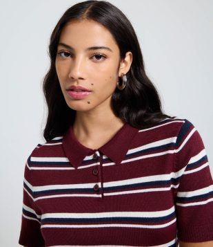 Blusa em Tricô Listrado e Gola Polo Vinho