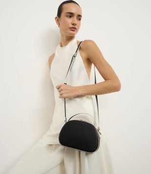 Bolsa Transversal Câmera Bag Arredondada e Duas Aberturas Preto