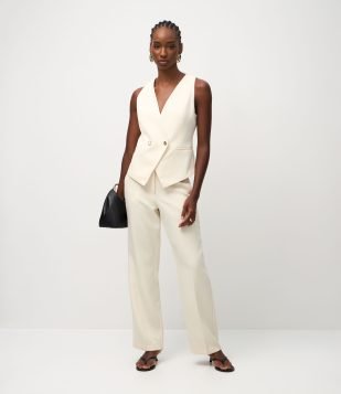 Calça Reta Alfaiatada com Cintura Média Off White