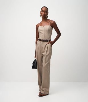 Calça Wide Leg em Alfaiataria com Cinto em PU Bege