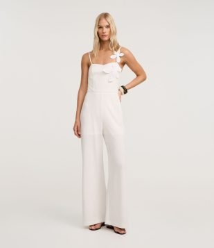 Macacão de Alça em Piquet com Flores de Tecido Branco