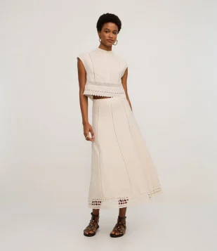 Saia Evasê Midi em Viscose com Bordado na Barra Bege