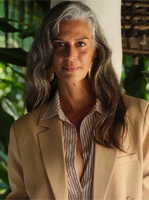 Como manter seu cabelo grisalho saudável e radiante