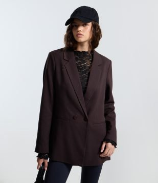 Blazer em Alfaiataria Alongado com Abotoamento Marrom Escuro