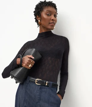 Blusa Manga Longa em Renda com Gola Alta Preto