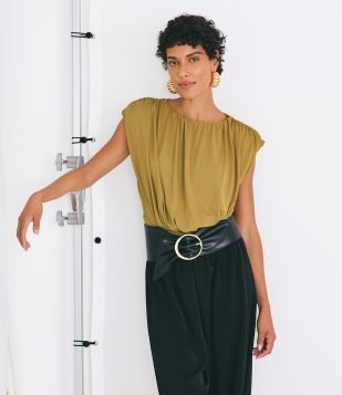 Body em Ribana com Detalhe Drapeado e Ombreiras Verde