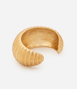 Bracelete em Metal com Efeito Plissado Dourado