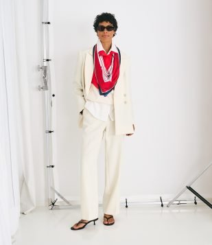 Calça Reta Alfaiatada com Cintura Média Off White