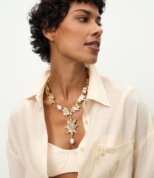 Colar Orgânico com Pingente de Sol Dourado