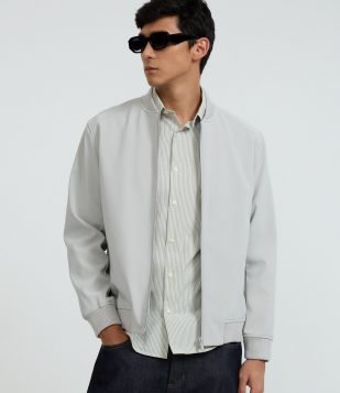 Jaqueta Bomber com Bolso Interno e Textura Emborrachada Cinza