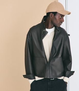 Jaqueta em PU com Efeito Lavado Preto