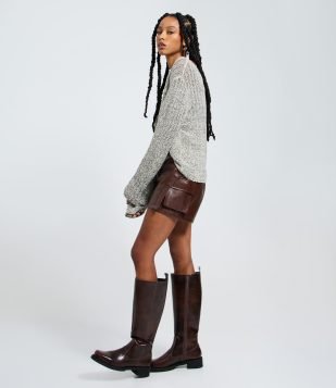 Short Saia em PU com Bolsos Marrom