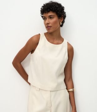 Blusa Estruturada em Viscose com Alça Larga Off White