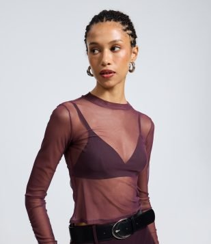 Blusa em Tule com Gola Alta e Franzidos Roxo