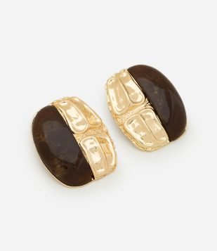 Brinco Botão em Resina e Metal Martelado Dourado